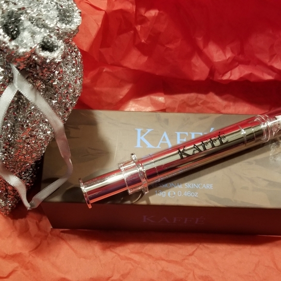 INSTANT FACE LIFT MSRP $150 - Picture 3 of 5